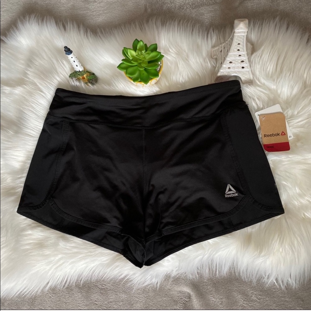 *SOLD* BNWT - Reebok Women’s Marathon shorts sz M